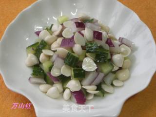 洋葱拌杏仁的做法
