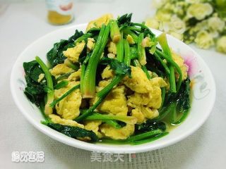 鸡蛋烧菠菜的做法