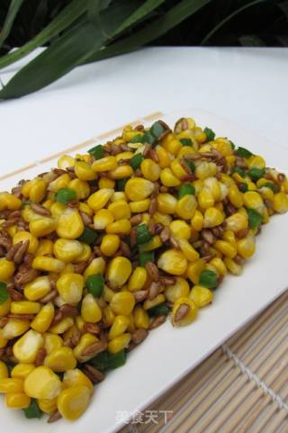 松仁玉米的做法