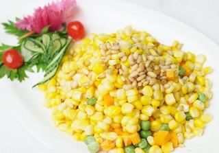 香甜黄瓜玉米松仁粒的做法