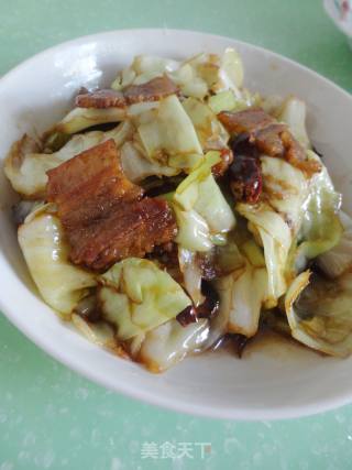 【干锅腊肉包菜】的做法
