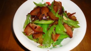 腊肉炒青椒的做法