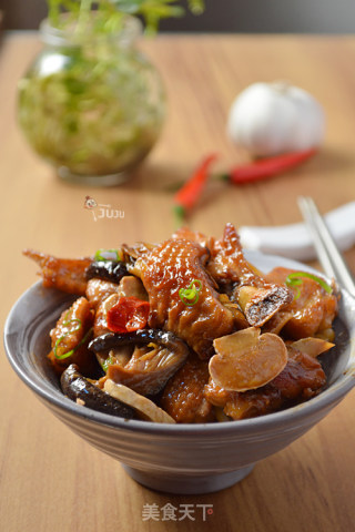 双菇鸡翅的做法