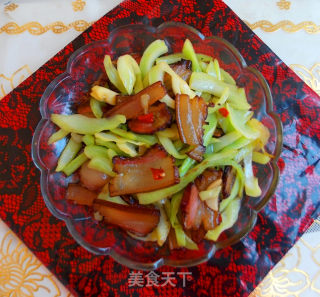腊肉炒芥菜的做法