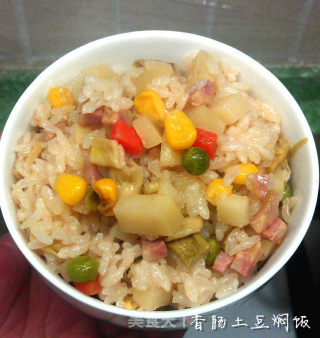 香肠土豆焖饭的做法