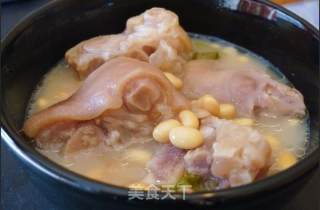 滋补养颜汤—【黄豆猪蹄汤】的做法