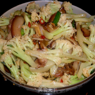 腊肉炒有机花菜的做法
