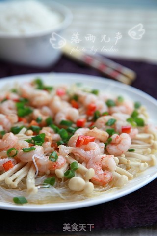 家常快手菜——金针粉丝蒸虾