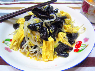 【腐竹豆芽炒木耳】--孕妈咪30周食谱的做法