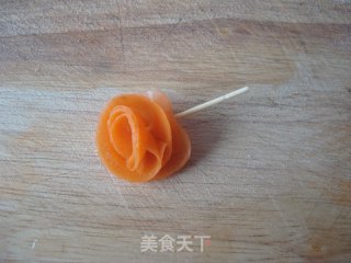简单的胡萝卜花的做法