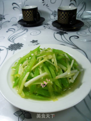 韭菜芽炒莴笋的做法