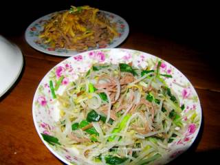 豆芽炒韭菜的做法