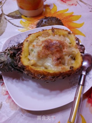 菠萝海鲜焗饭