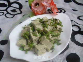 春天时令菜---香椿拌豆腐的做法