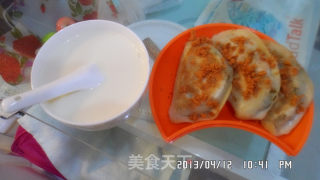 美好的周——给LG准备的宵夜是韭菜盒子配牛奶豆浆