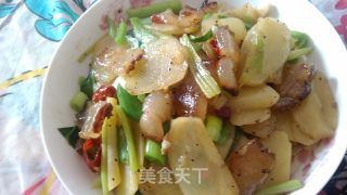 腊肉炒土豆的做法