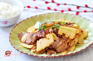 春笋回锅肉的做法