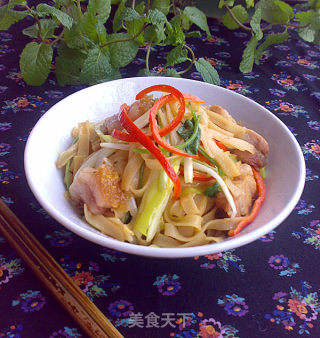 韭黄烧肉粉的做法