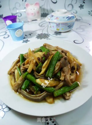 茭白梅豆炒猪肚的做法