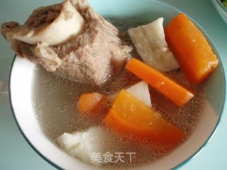 淮山胡萝卜枸杞猪骨汤的做法