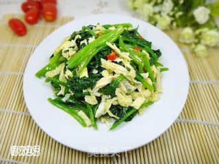 蛋丝拌菠菜的做法