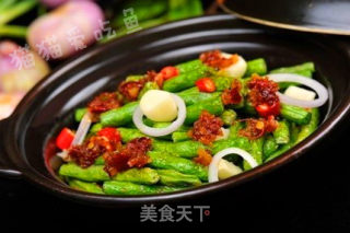教你烹饪嫩绿多汁----〖干煸肉末四季豆〗的做法