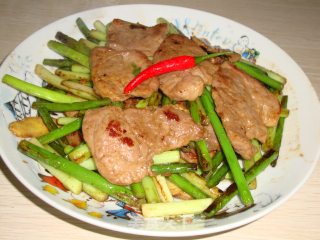 【蒜薹煎猪肉】----棒打猪八戒的做法