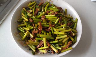 蒜苔炒肉的做法
