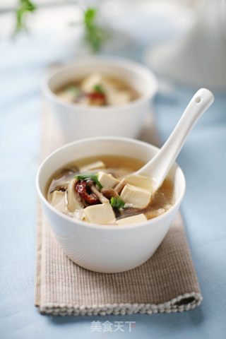 豆腐杂菌汤的做法
