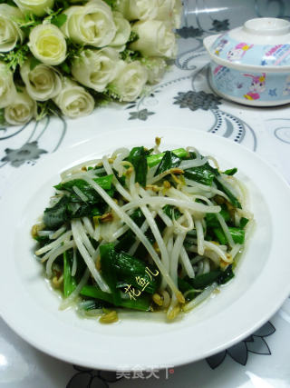 韭菜炒绿豆芽的做法