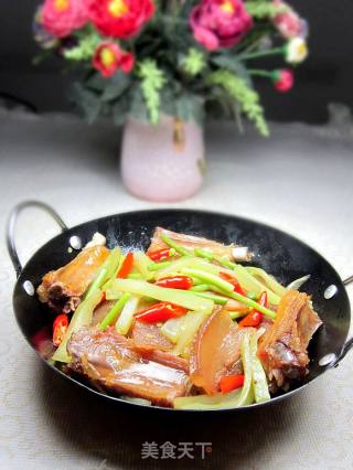 干锅腊肉的做法