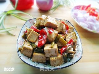 咸蒜苔烧豆腐的做法