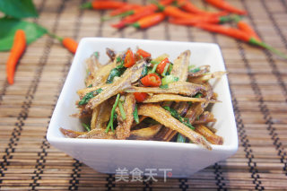 男人的下酒菜——香辣小鱼干的做法