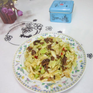 豆瓣酱炒圆白菜的做法