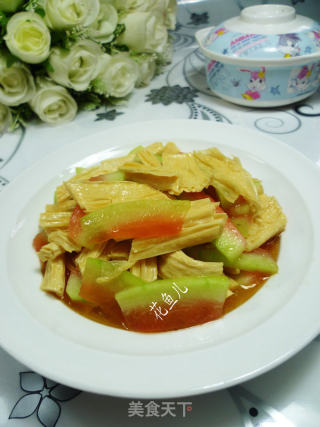 腐竹炒西瓜皮的做法