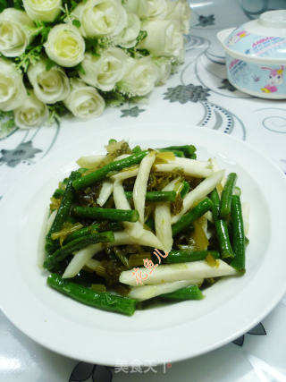 雪菜茭白炒带豆的做法