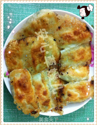 韭菜白菜鸡蛋开口冰花锅贴的做法