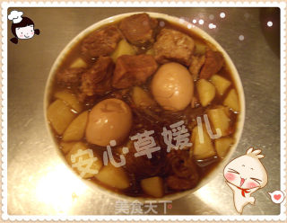土豆烩牛肉卤蛋的做法