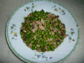 一鱼两吃-------豌豆鱼丁、鱼骨汤的做法