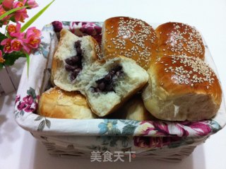 红豆芝麻餐包的做法