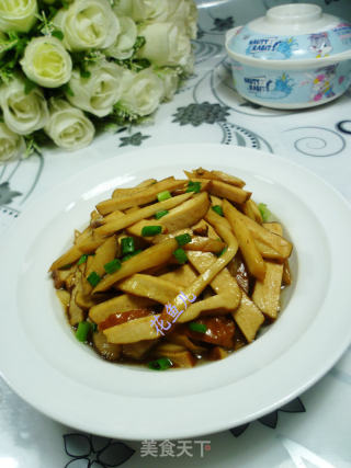 杏鲍菇炒香干的做法