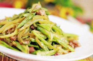 豆角丝榨菜丝和肉丝的做法