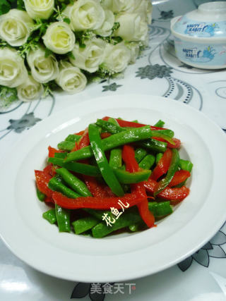双椒炒梅豆的做法