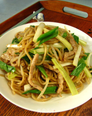 韭黄肉丝炒面的做法