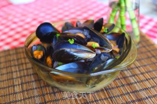 葡萄酒煮青口的做法