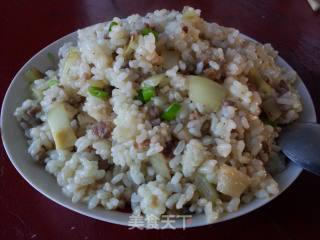 [处理剩饭的好办法]洋葱肉丁炒饭的做法
