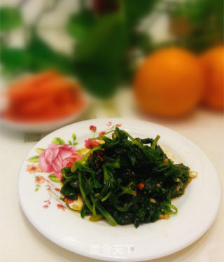 凉拌芹菜叶的做法