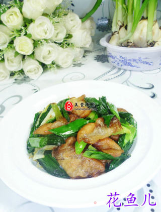 大蒜炒油条的做法