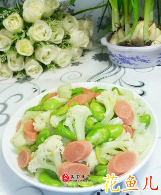 火腿肠蚕豆炒花菜的做法