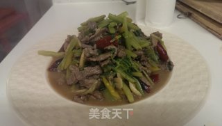 芹菜泡椒牛肉的做法